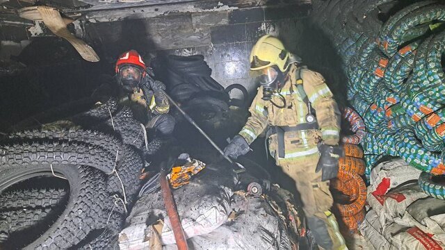 آتش‌سوزی در خیابان ولیعصر/ جزئیات