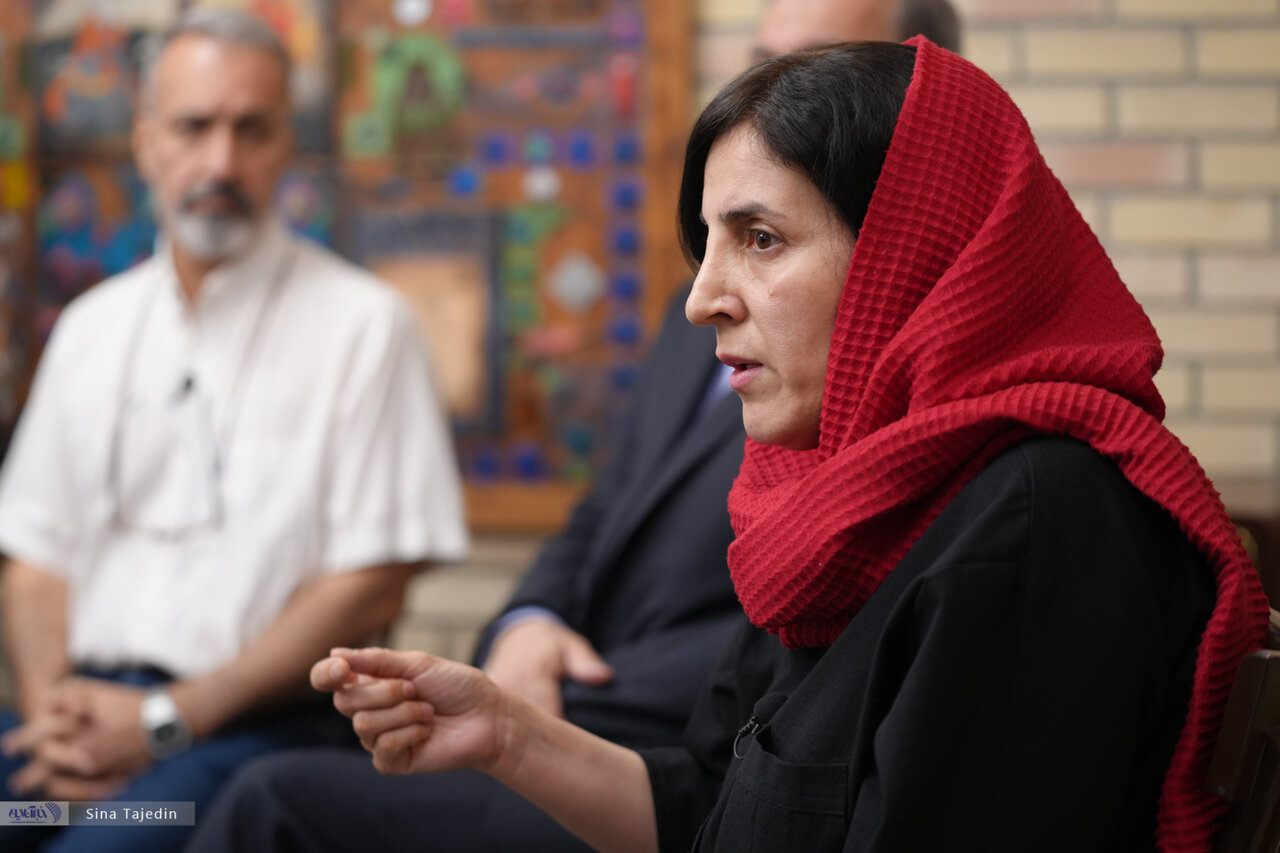 ببینید| دانش‌آموزان ایرانی سواد خواندن ندارند؛ بچه‌های المپیادی را جلوی دوربین می‌آورند تا ضعف نظام آموزشی را پنهان کنند