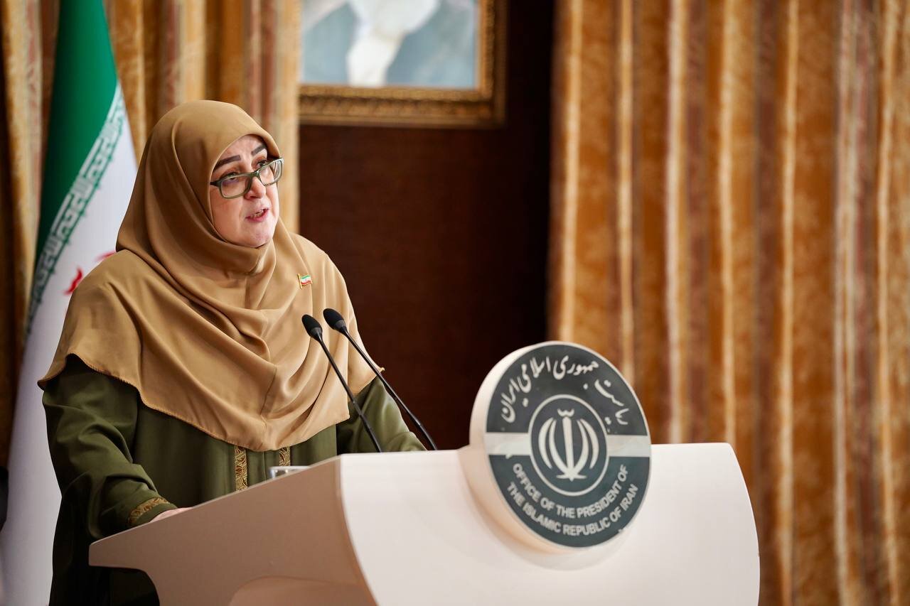 مهاجرانی: فقر را با حمایت معیشتی و اشتغال کاهش می‌دهیم