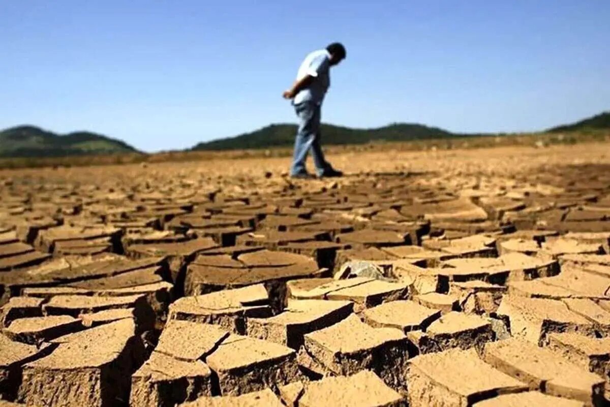 احمدینژاد نتوانست یک وزارتخانه منتقل کند چه برسد تخلیه تهران/ خشک کردن دریاچه پریشان برای دلمه بادمجان تهرانیها/راه حل بیآبی از زبان اسماعیل کهرم