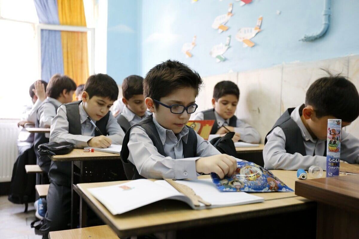 برچسب لاکچری بودن به برخی مدارس میزنند؛ ۶۵ درصد دانشآموزان مدارس غیردولتی از خانوارهای کمدرآمد هستند