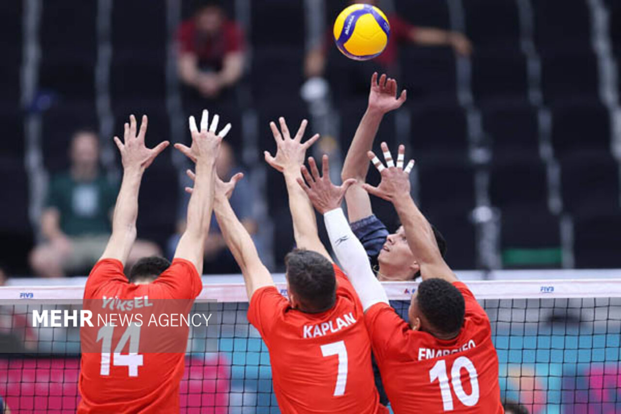 شانس کم چند بازیکن برای بازگشت به تیم ملی والیبال/احتمال تغییر کادرفنی