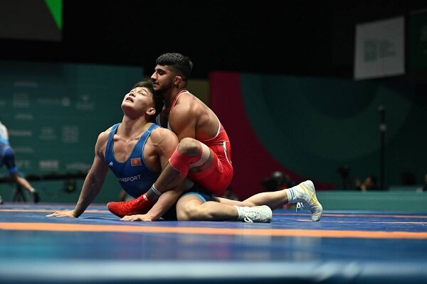 غلامرضا فرخی هم راهی فینال شد/ شانس سه طلا برای کشتی ایران