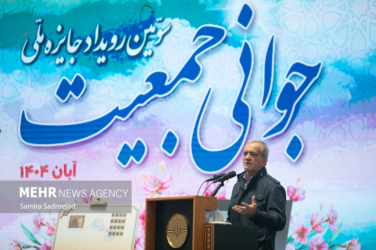 پزشکیان: زندگی آسان و اثرگذار در گرو کنار گذاشتن تجملات است