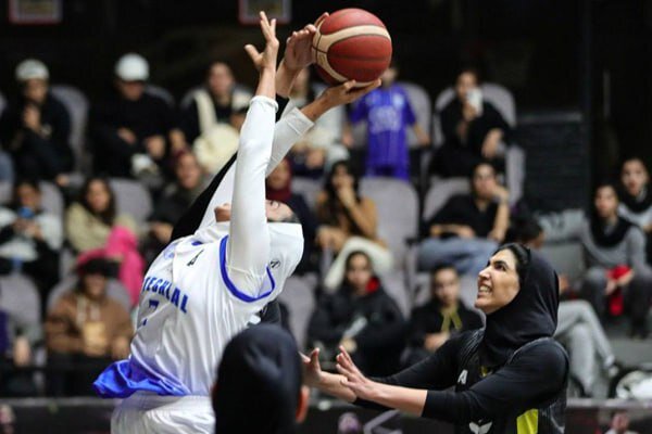 پیگیری لیگ بسکتبال زنان بدون استقلال و صدرنشین