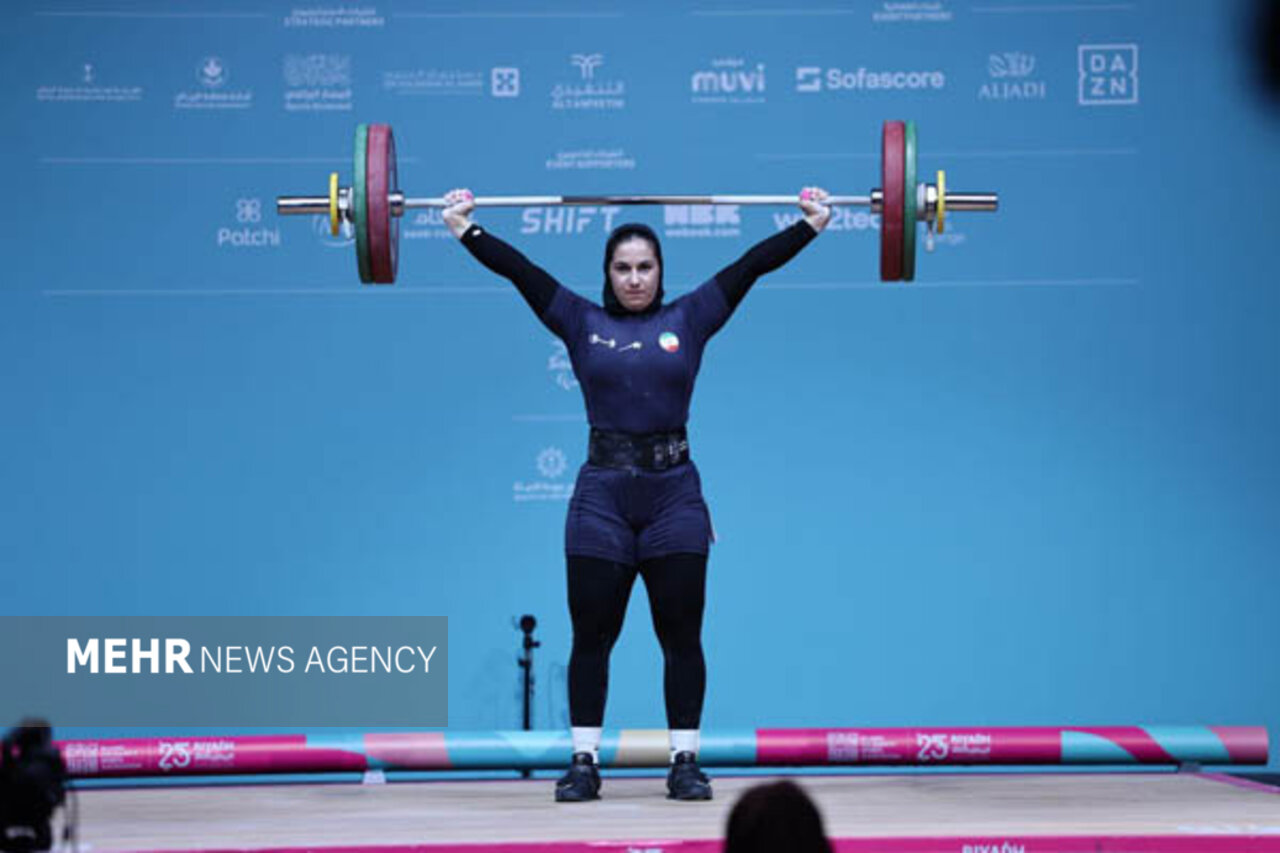 کریمی بعد از کسب مدال: مدال‌هایم را تقدیم مردم و مادرم می‌کنم