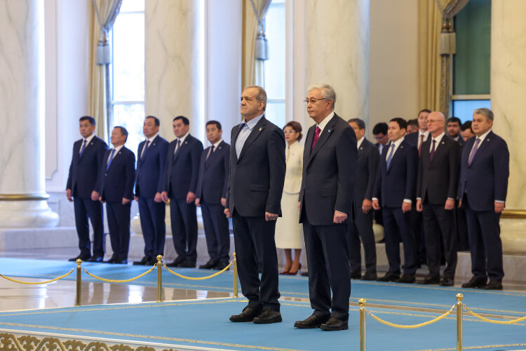 استقبال رسمی رئیس جمهور قزاقستان از پزشکیان