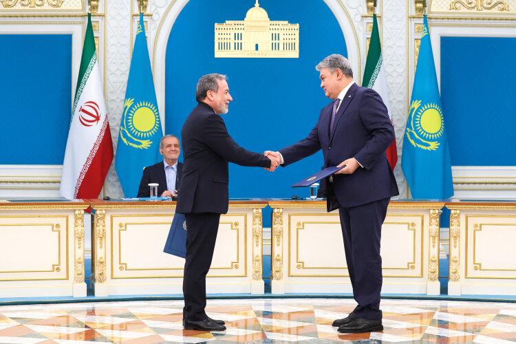 امضا و تبادل ۷ سند و تفاهم‌نامه همکاری دوجانبه میان ایران و قزاقستان