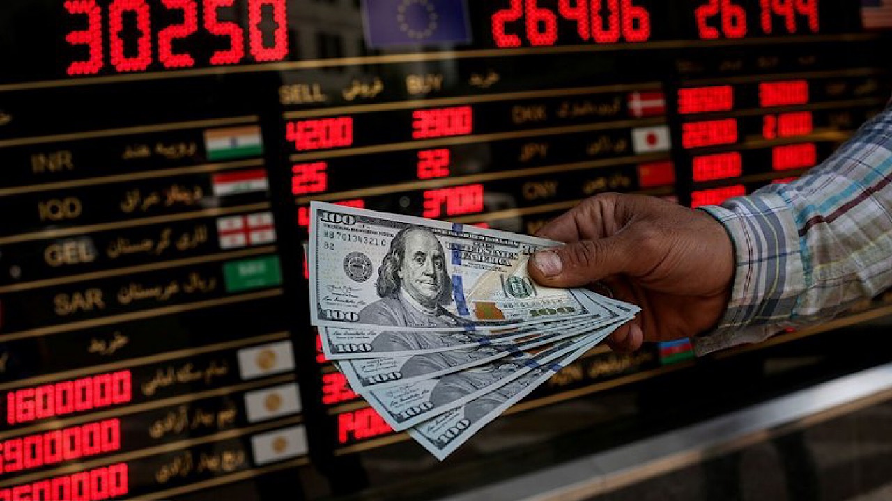 تصمیمات عملیاتی بانک مرکزی برای مدیریت بازار ارز اعلام شد