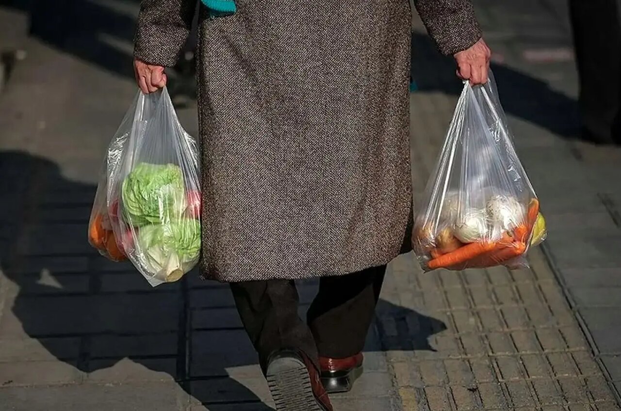 سفره‌های کوچک، آسیب‌های بزرگ؛ خروج گوشت و لبنیات از سفره‌ها شاخص اصلی بحران است/ پای مرغ یا سویا بجای گوشت!