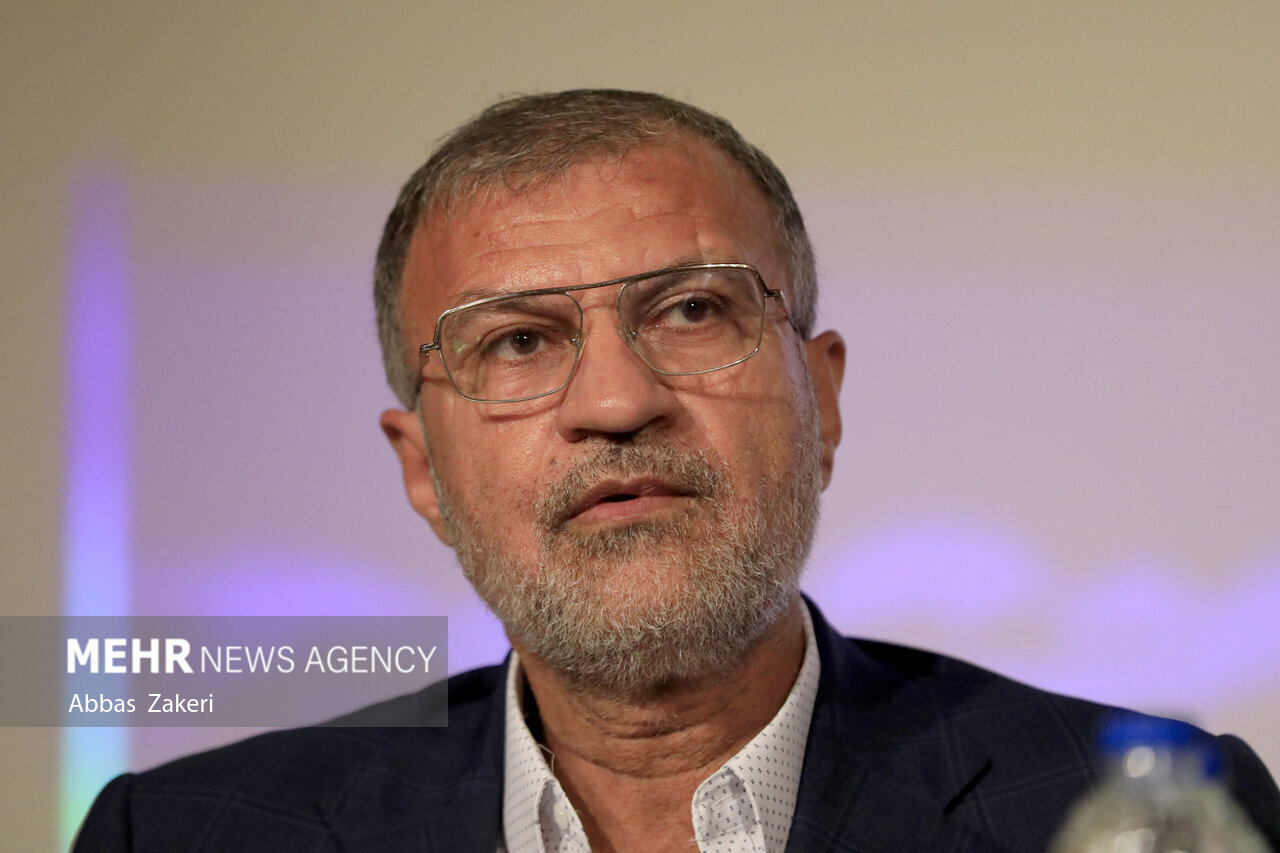 مرادی: باید همه همت خود را برای رفع مشکلات اقتصادی مردم بگذاریم