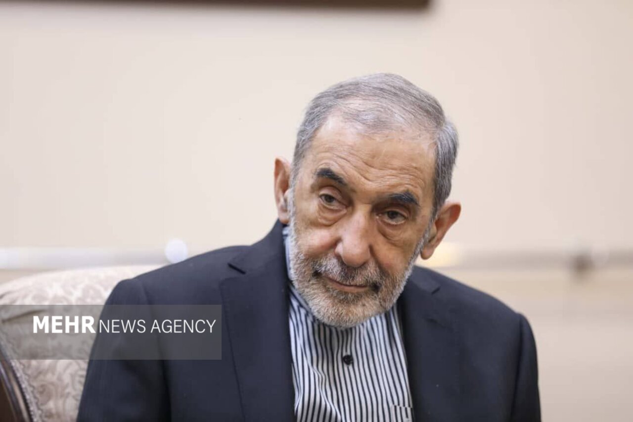 ولایتی: تهران مذاکره با آمریکا را متضمن امنیت خود نمیبیند