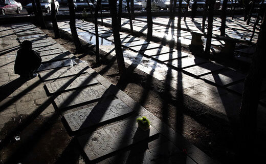 آیا مردگان در عالم برزخ از خانواده خود اطلاعی دارند و نگران سرنوشت آنها هستند؟