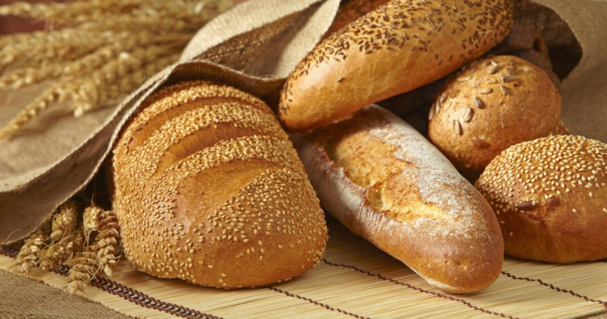 آیا وجود کنجد روی نانهای سنتی مفید است؟/ ریسکهای استفاده از نانهای کنجددار