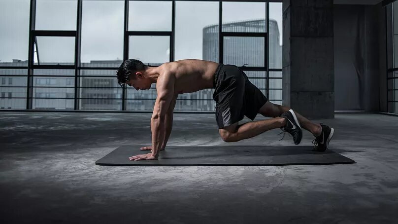 آیا ورزش در حالت ناشتا واقعا چربی بیشتری می‌سوزاند؟