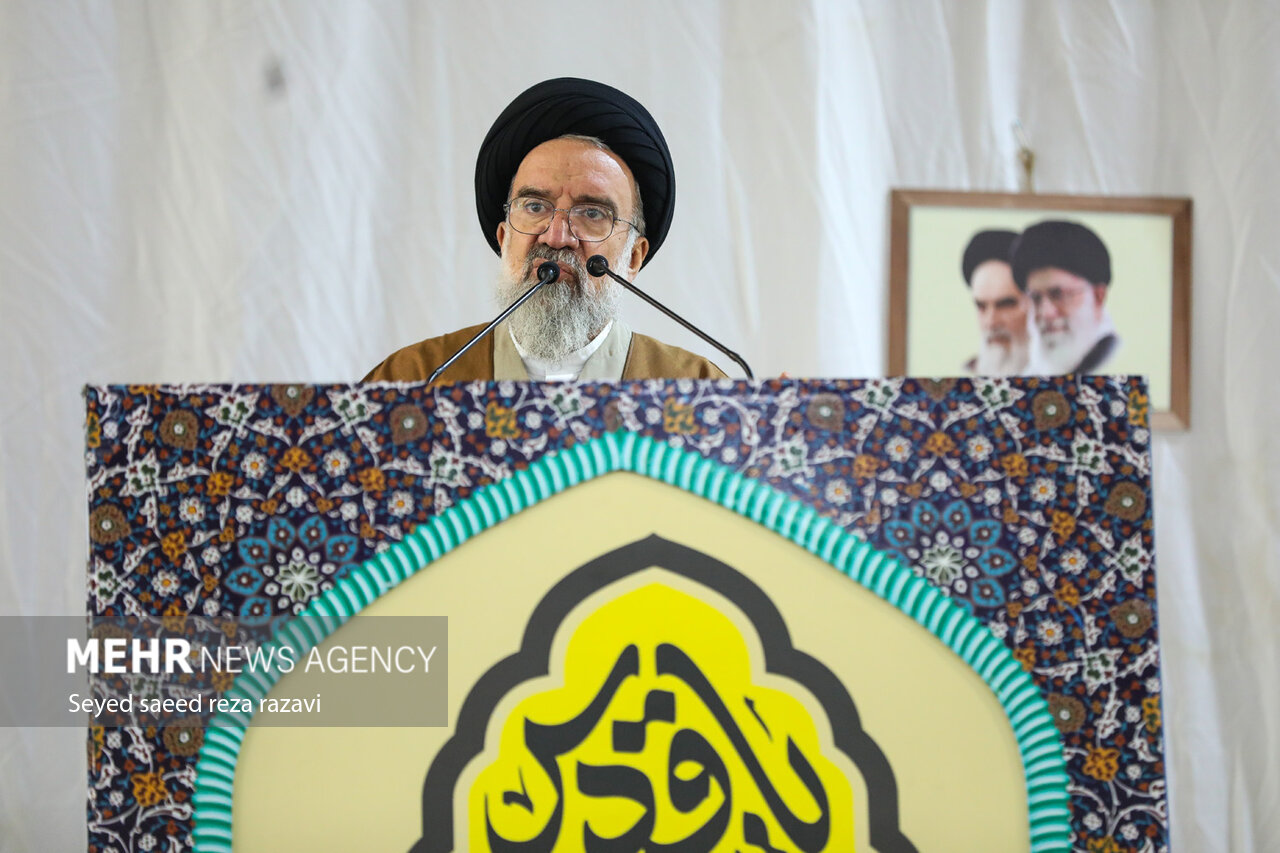 آیتالله خاتمی: راه مقابله با اشغال و جنایت، مقاومت و ایستادگی است