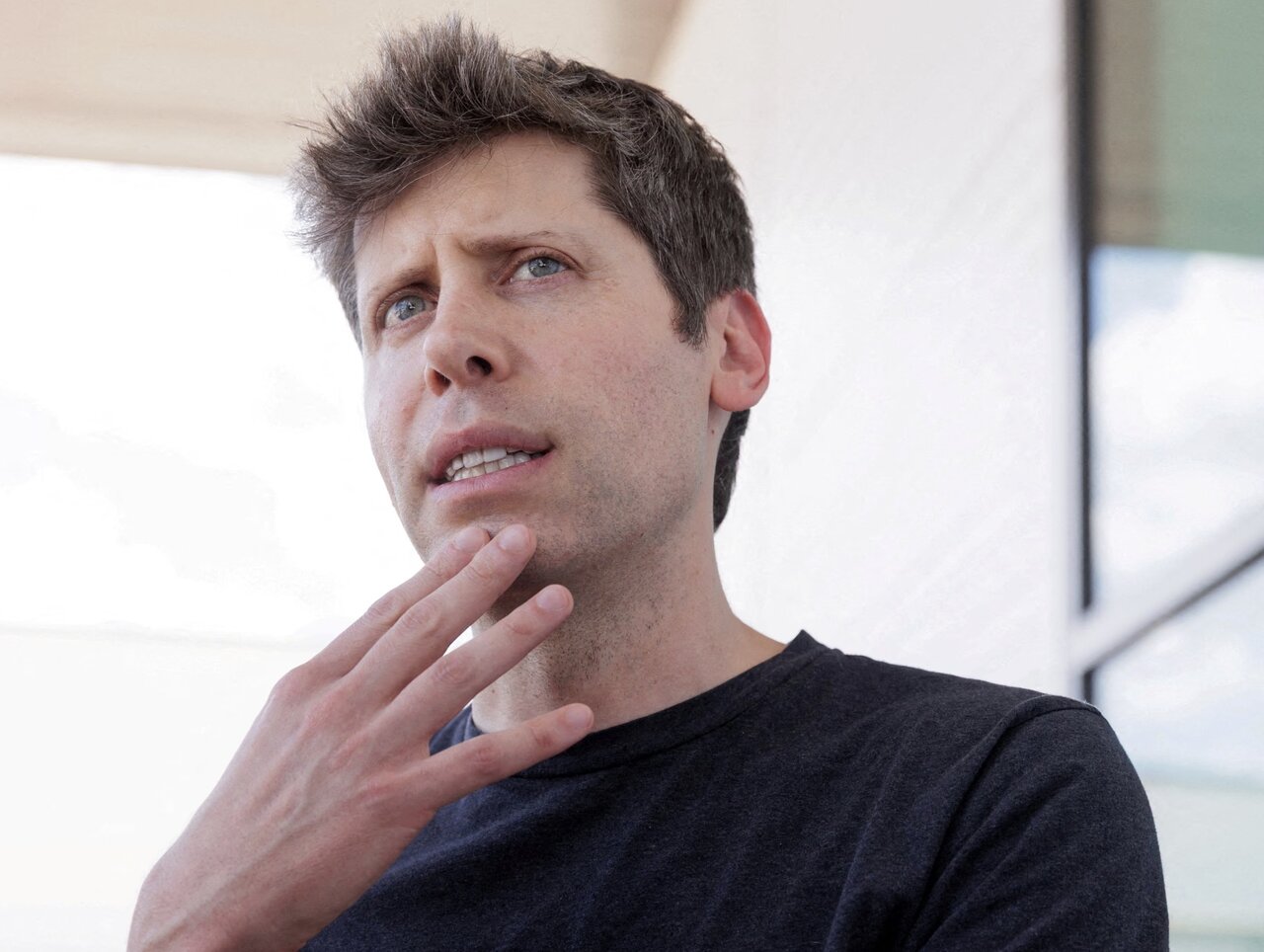 انتقاد شدید از سم آلتمن؛ آیا هوش مصنوعی در مسیر خطرناکی است؟