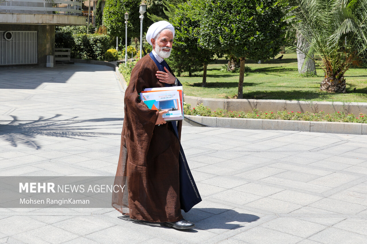 انصاری: دادگاه تجدید نظر، حکم جدیدی در پرونده کرسنت صادر نکرده است