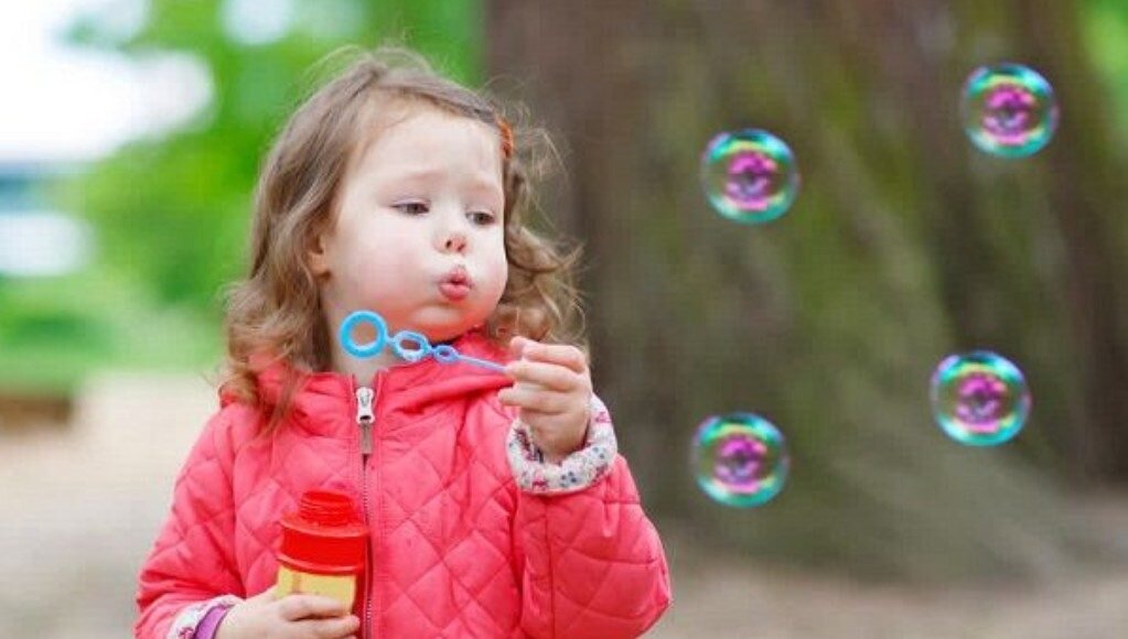 با آرامش با کودکان صحبت کنیم تا نگرانیشان کمتر شود