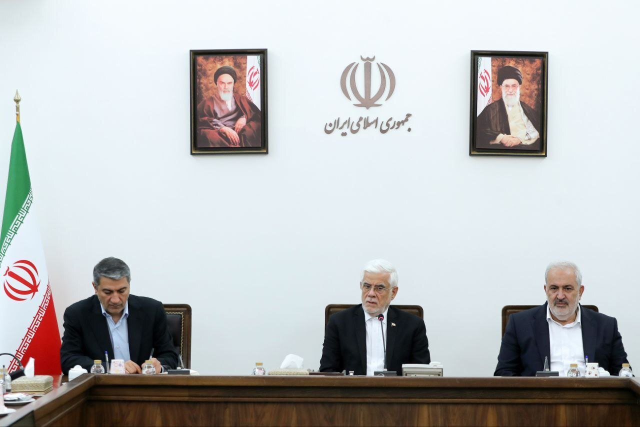 تاکید عارف بر اهمیت و ضرورت جلوگیری از برداشتهای غیرمجاز آب