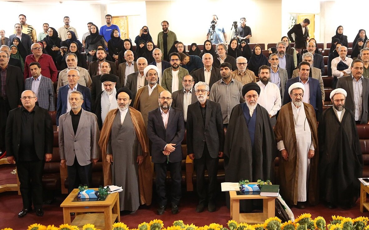 تجلیل از سه دهه دانشنامهنگاری استاد طاری راد/ پیام آیت الله جعفر سبحانی/ روایت ۵۰ سال آشنایی حداد عادل