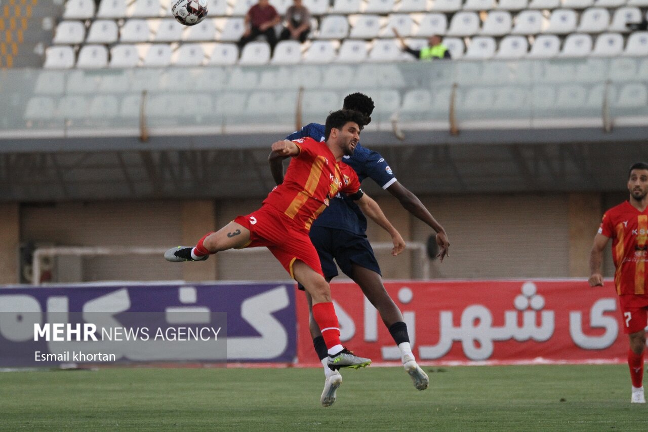 تساوی بدون گل تراکتور و فولاد در دیداری پر افت و خیز