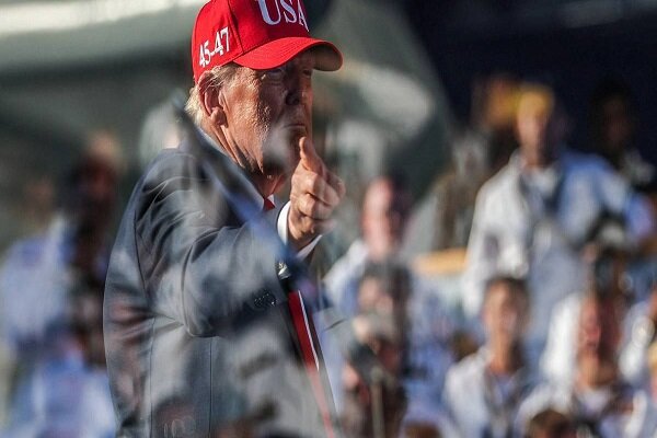 تناقضگوییهای ترامپ در سالگرد نیروی دریایی آمریکا