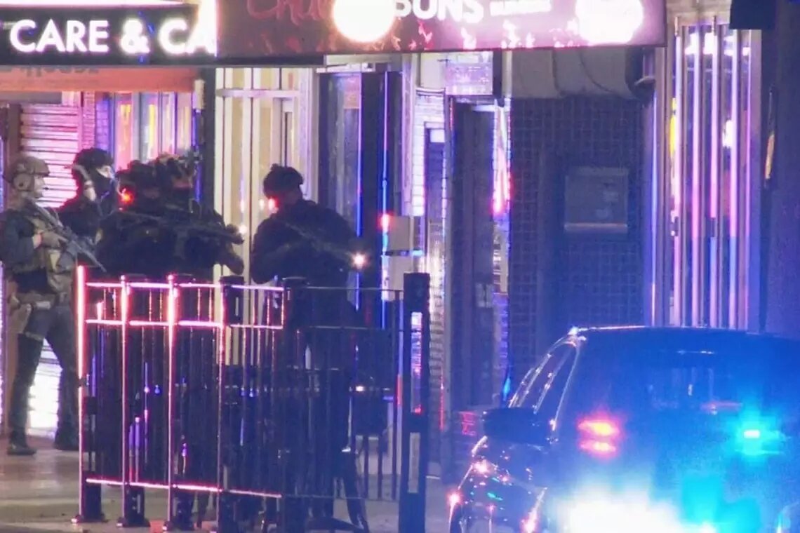 تیراندازی جمعی در سیدنی استرالیا با دست کم ۱۶ زخمی