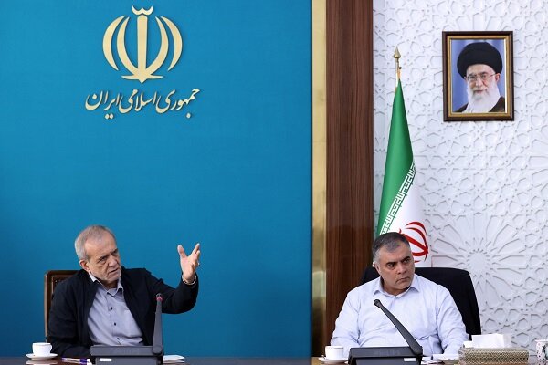 جلسه پیگیری طرحهای افزایش تولید انرژی با حضور پزشکیان برگزار شد