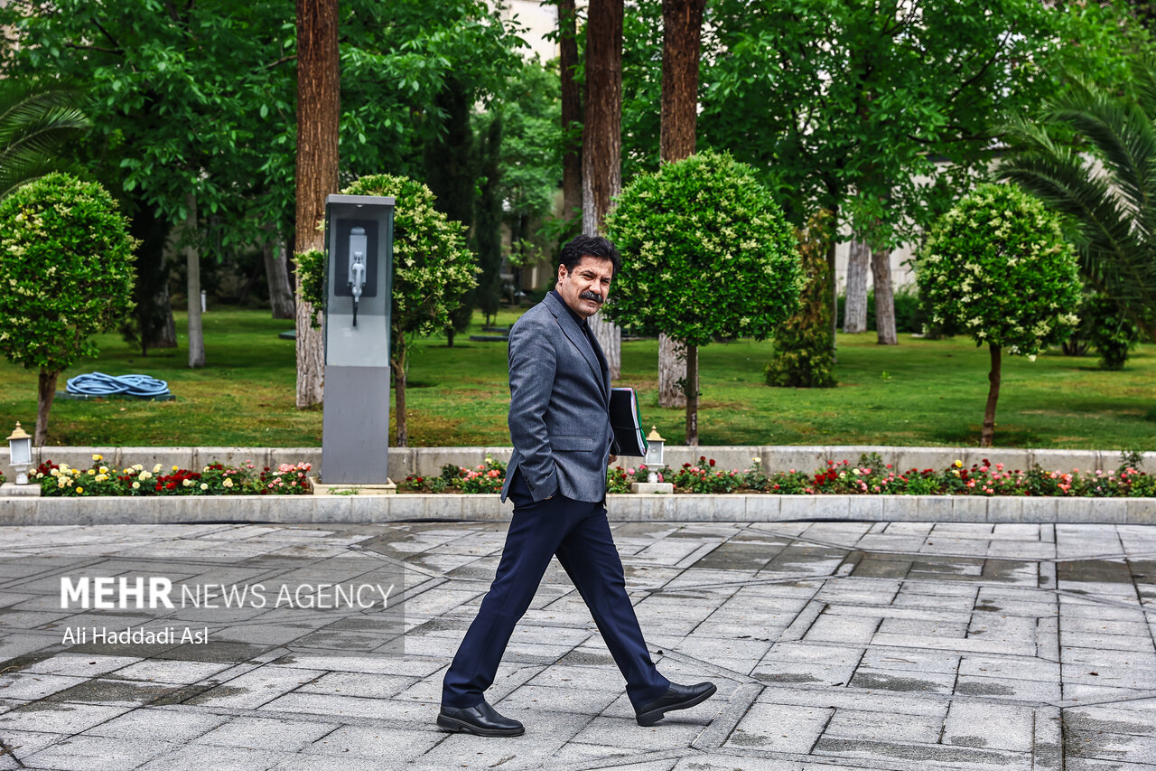 حسین زاده: معاونت عمران روستایی میخواهد نقش پدری داشته باشد + فیلم