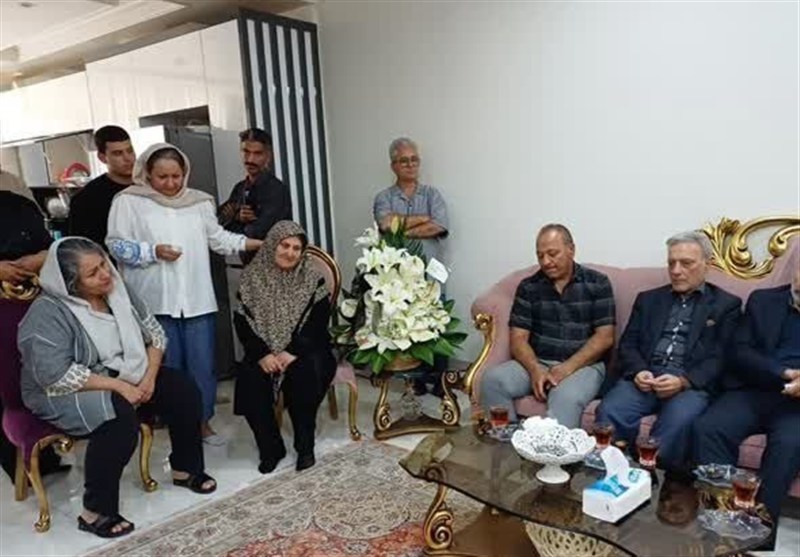 حضور مسئولان دانشگاه تهران در منزل دانشجوی در گذشته
