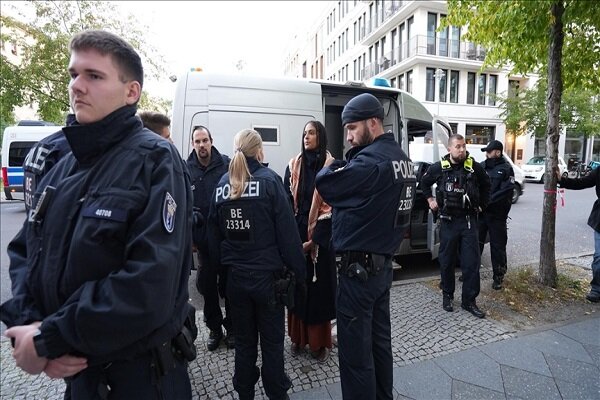 حمله با چاقو به یک شهردار در آلمان