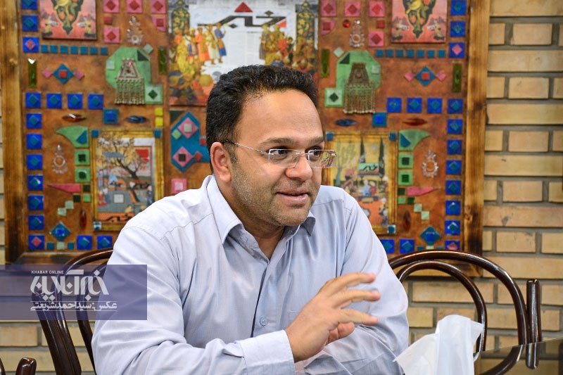 حکومت در ایران مانند کره جنوبی توسعه گرا و بوروکراتیک نیست / دموکراسی محصول افراد کتاب‌خوان نیست / آیا دموکراسی مفهومی غربی است؟