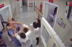 درگیری خشونتآمیز در درمانگاه/ پزشک و پرسنل هدف حمله قرار گرفتند درگیری خشونتآمیز در درمانگاه/ پزشک و پرسنل هدف حمله قرار گرفتند
