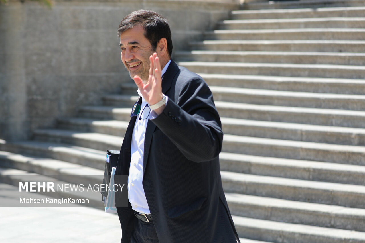 دنیا مالی: مجلس می‌خواهد حق پخش تلویزیونی طبق موازین جهانی باشد + فیلم