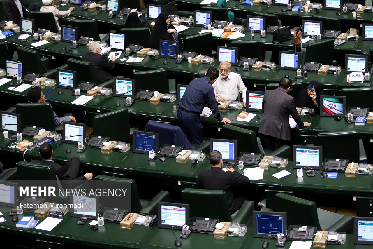 دوفوریت طرح منع تحویل اسناد CFT رأی نیاورد