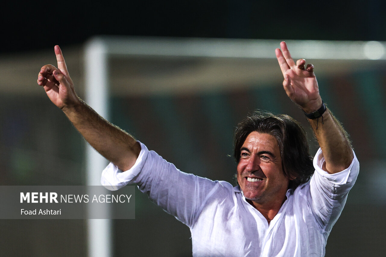 دیدار تیم‌های فوتبال استقلال و مس کرمان