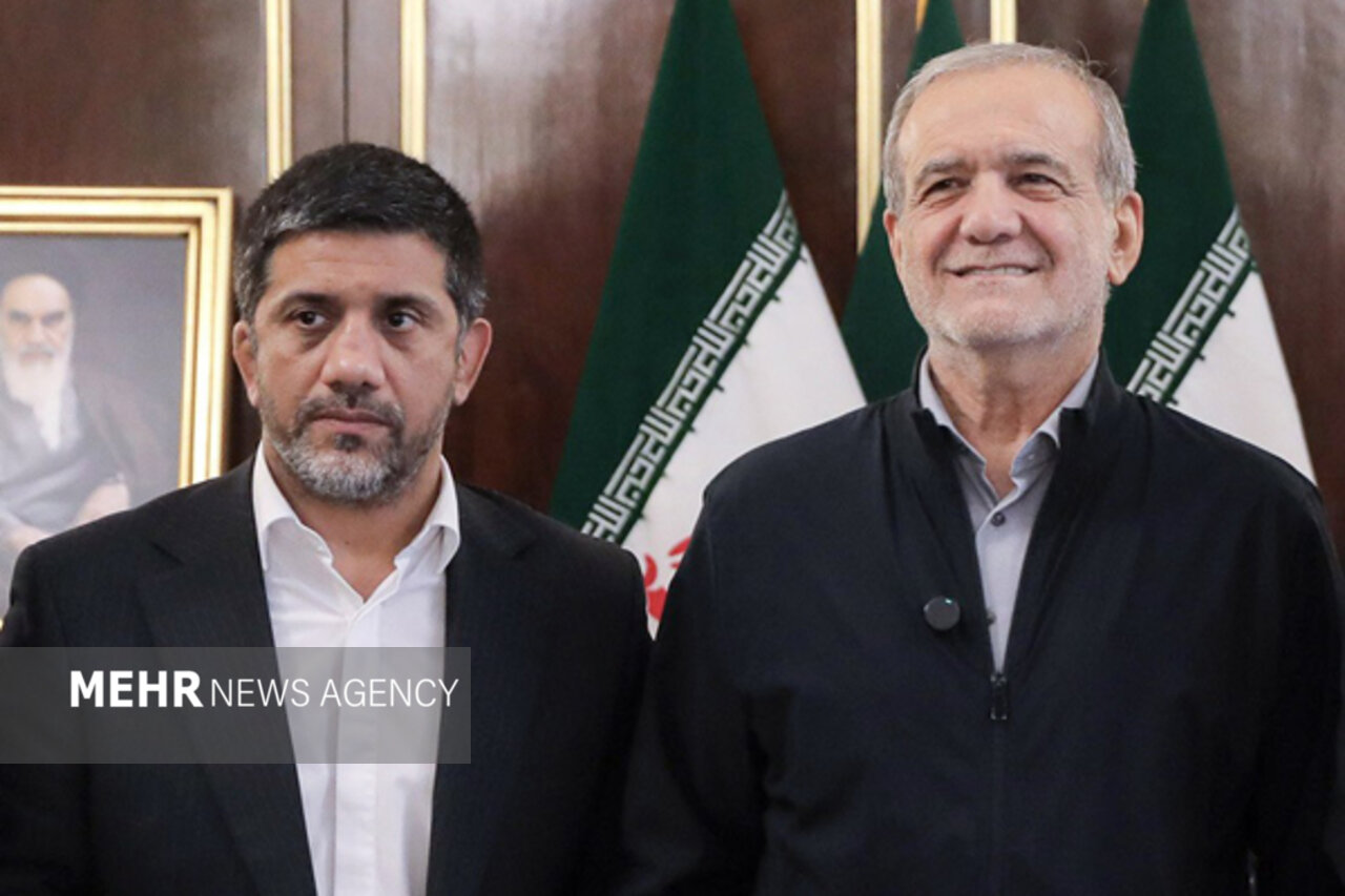 رئیس جمهور به علیرضا دبیر حکم داد