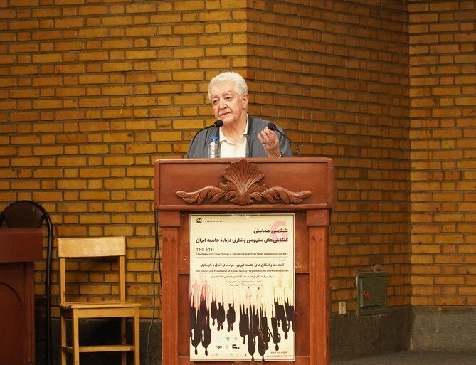 روایت پرویز پیران از قدرت زنان: کلید عبور از «جامعه لحظه‌ای» در دستان زنان است /  زوال خرد جمعی و کابوس «مدرنیته معکوس» در تاریخ ۱٥۰ ساله ایران