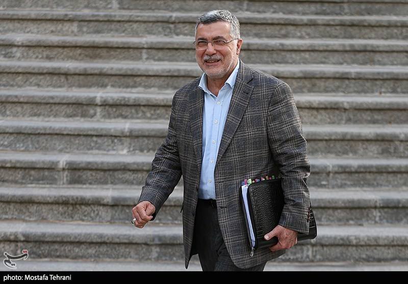 ظفرقندی: مشکلی در تامین شیر خشک نداریم