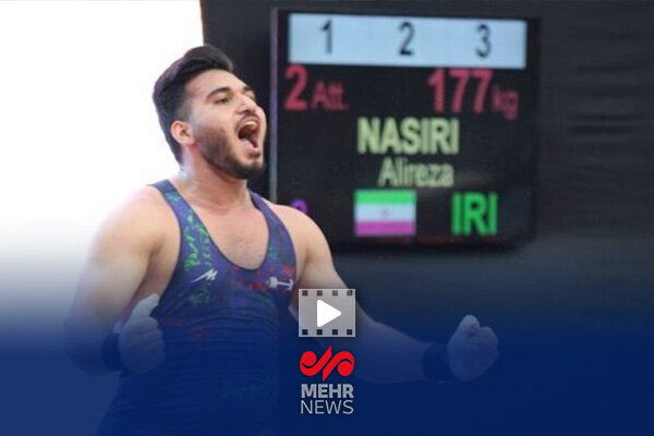 علیرضا نصیری: خوشحالم توانستم مردم را شاد کنم