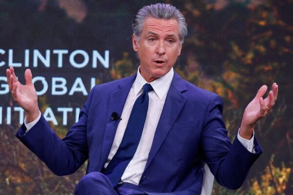 فرماندار کالیفرنیا از ترامپ شکایت می‌کند