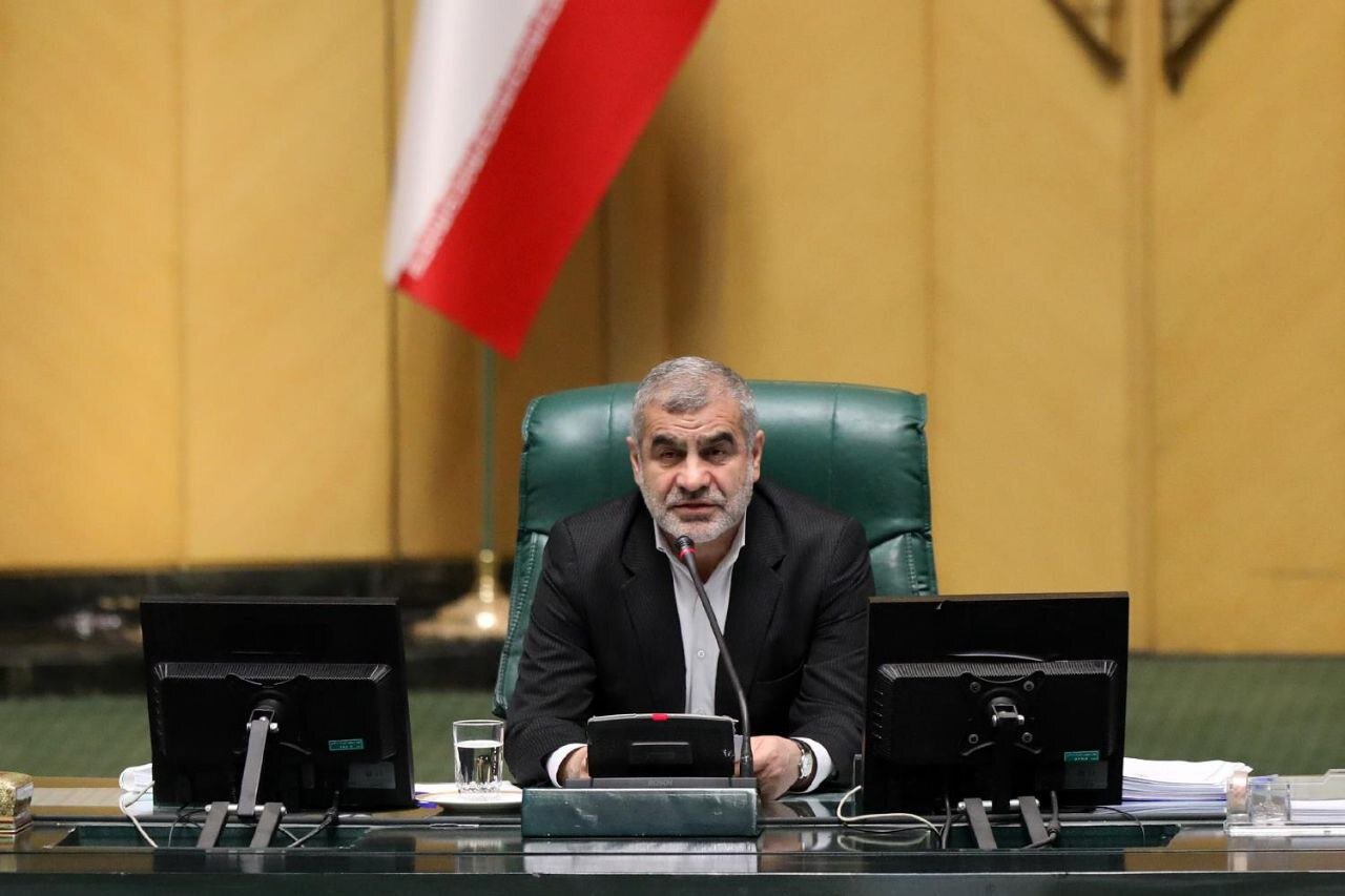 قرائت نامه کوچک‌زاده در مجلس؛ نگفتم کل بودجه مجلس صرف نمایندگان می‌شود