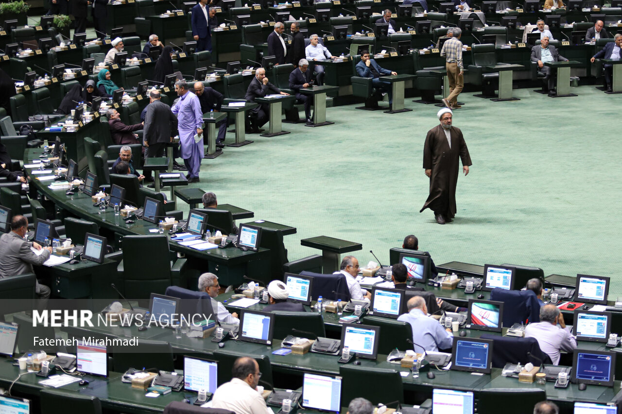 قرائت گزارش «آسیبشناسی مدیریت منابع آب» در مجلس