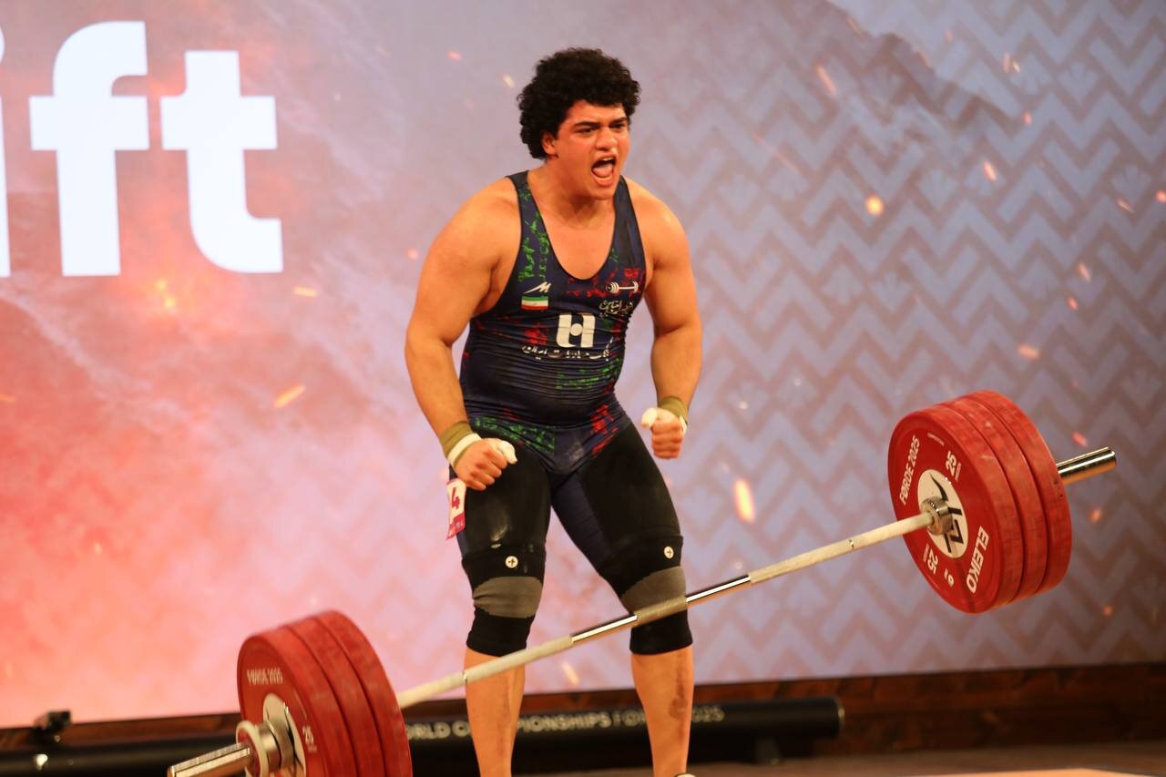 قهرمانی وزنه برداری نباید مسئولان را گول بزند/ اشتباهات باید بررسی شود