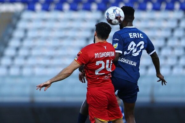 مربی تیم فوتبال گل‌گهر: داور می‌توانست یک پنالتی برای ما بگیرد