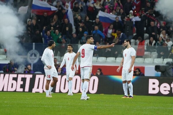 مشکل خط دفاعی با تعویض بازیکنان حل نمی‌شود/ بازی با روسیه تاکتیکی بود