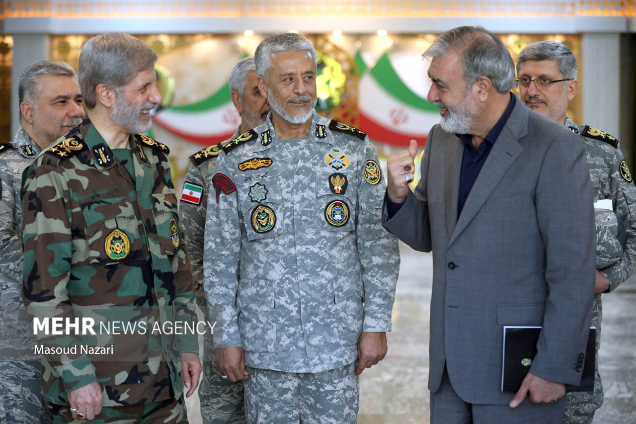 نشست اعضای کمیسیون امنیت ملی مجلس شورای اسلامی با فرمانده کل ارتش