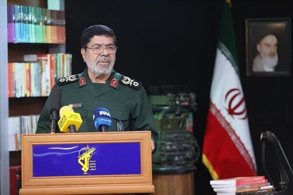 نگذاریم دشمن روایتش را جایگزین حقیقت کند