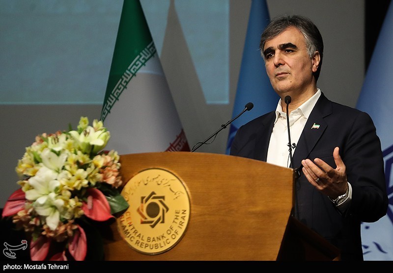 هشدار درباره اثرات تورمی افزایش نرخ ارز رسمی/ فرزین: هر دو بازار را کنترل می کنیم